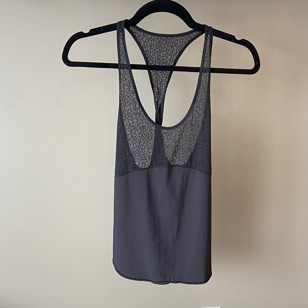 Lululemon tank top size 6